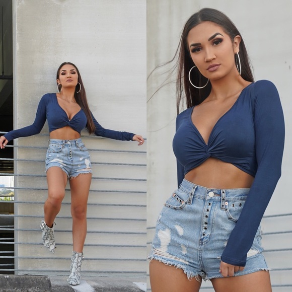 Style Link Miami Tops - Blue Twist Long Sleeve Crop Top
